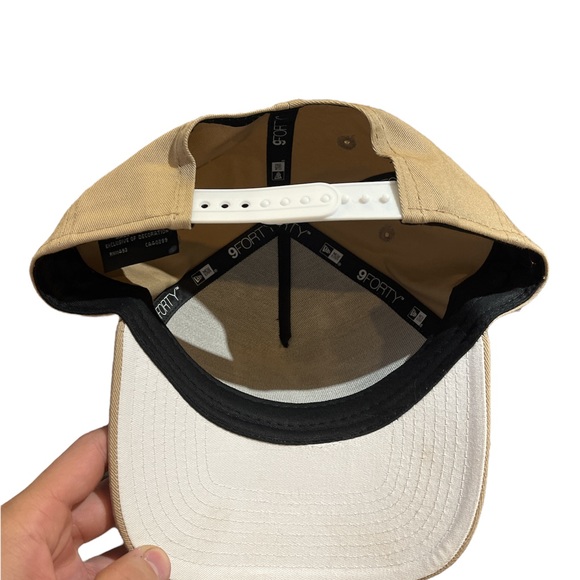 New Era Atlanta Braves Beige Hat - Picture 2 of 4